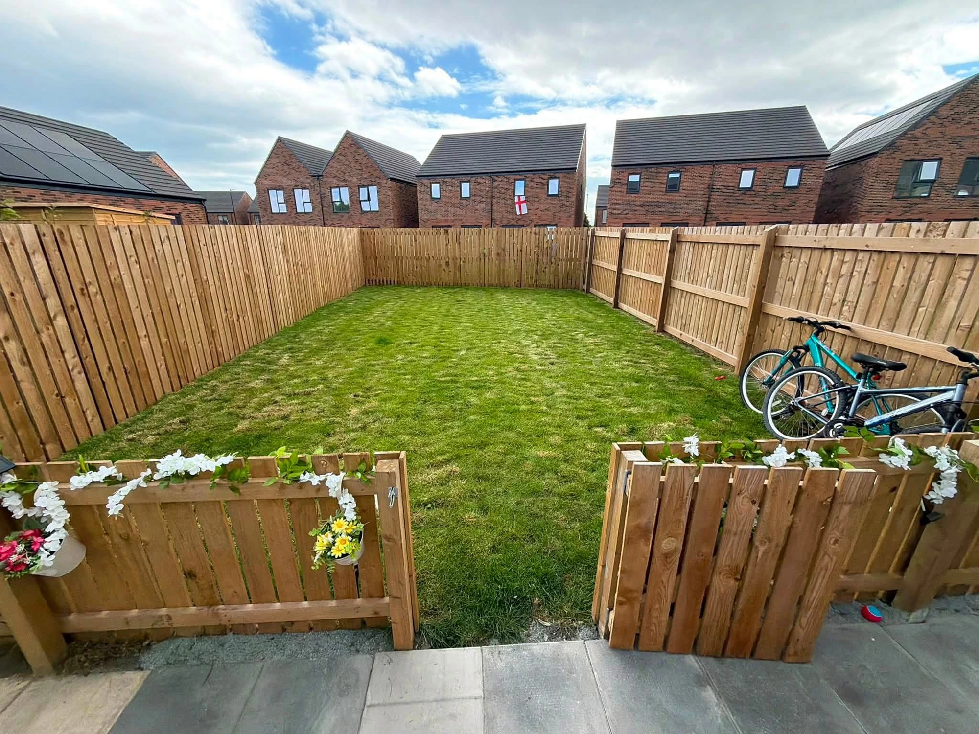 Fresh turf & lawn care — new build